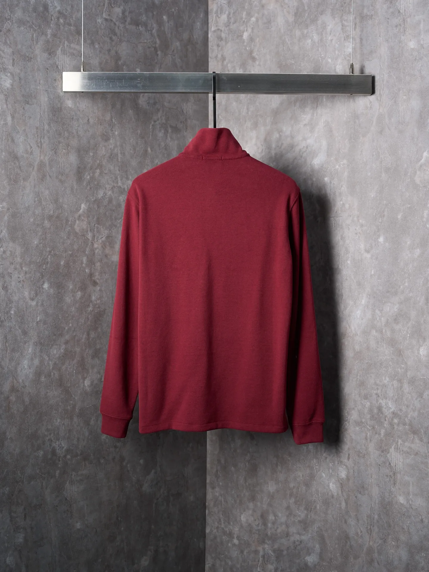 P350 Actual auction】Ralph Lauren/Ralph Lauren colorful pony logo embroidered zipper half turtleneck sweatshirt [Ready stock] S M L XL Customized Yayun essence cotton velvet material, soft and silky, comfortable and skin-friendly. It is based on low saturated brown and red and incorporates a hint of mystery of purple. The exquisite colorful pony logo jumps into burgundy and brings its own focus. It is fully recognizable. Simple and smooth lines outline the overall outline. The half-zip design is sublimated. The leather pull tab of the zipper head is aged, retaining slight rough edges, and hiding unintentional beauty. In the name of design, we create a new fashionable realm for sweatshirts. We use imported machine embroidery technology and use advanced computer control systems and precision mechanical components to realize pony logo embroidery operations. High precision. The lines are smooth and delicate. The fabrics have been washed and have a better hand feel. Not easy to deform, not easy to shrink, not easy to fade. Maintain long-term beauty and fit.